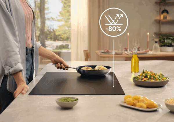 Kookplaat met pan en antireflectiecoating – Electrolux EIS87553IZ vermindert schittering tot 80%