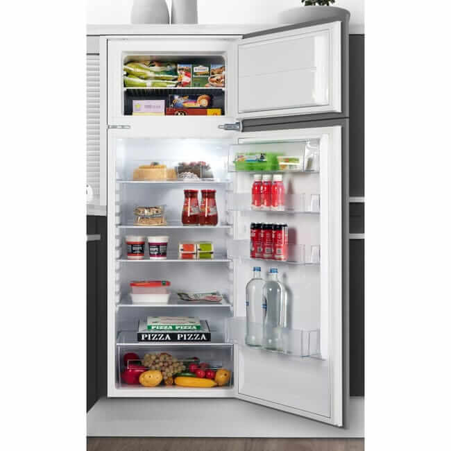 Electrolux ETB2AE16S koelkast volledig gevuld met levensmiddelen in moderne keukenopstelling