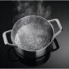 Snel kokend water op de AEG CN071436DH kookplaat met PowerBoost