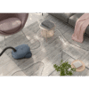 Electrolux EB61C2DBP – actieradius van 12 meter getoond in woonkamer op vloerkleed