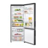 LG GBB569MCAZN koel-vriescombinatie met open deur, gevuld met verse groenten, flessen en etenswaren.