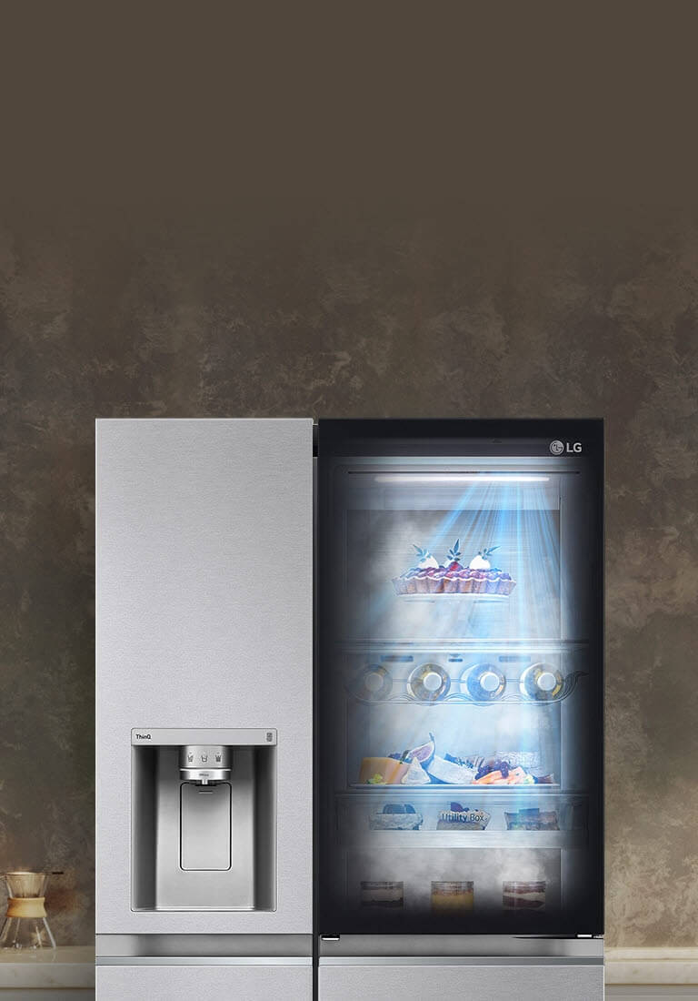 LG GSXE90MBAD koelkast in inox design met InstaView en verlichte schappen in moderne keuken