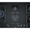 PPS9A6B90 (1) Vue de face de la table de cuisson gaz Bosch PPS9A6B90 avec cinq brûleurs, fonction wok et FlameSelect.