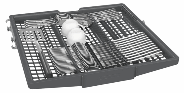 Tiroir à couverts avec cuillères, fourchettes et tasses dans le lave-vaisselle Siemens SN616X01EF